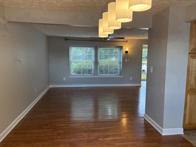 Building Photo - 412 Kojun Ct