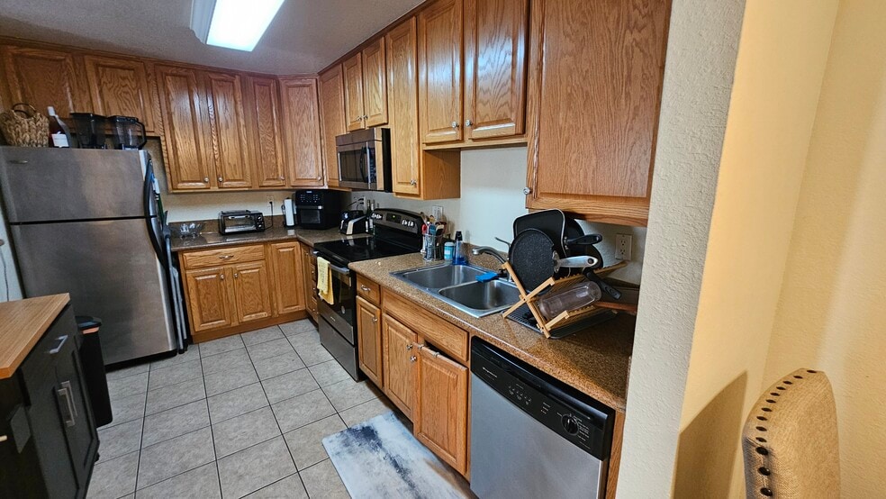 Building Photo - 1737 Bayview Heights Dr