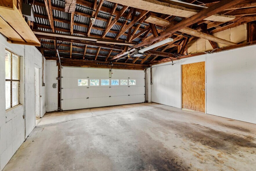 Building Photo - 1104 Alleghenyville Rd