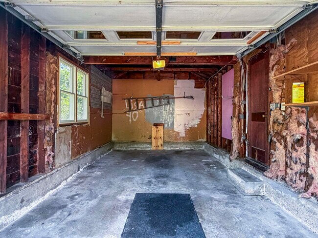 Building Photo - 172 Cable Rd