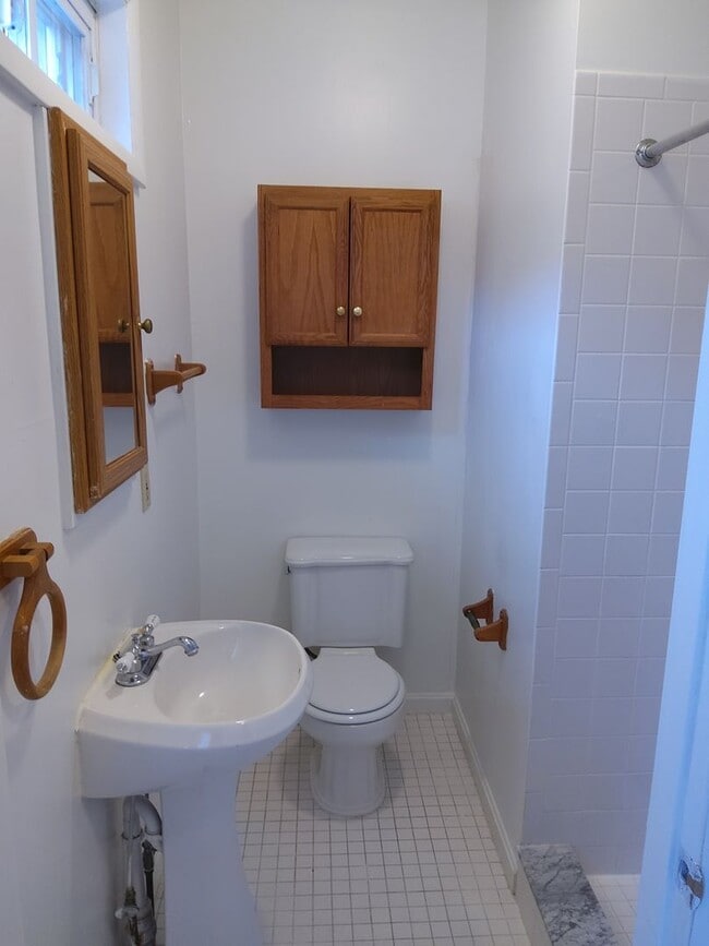 Building Photo - Little Italy Carriage House offering A/C a...