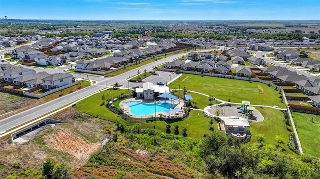 Building Photo - 445 Mustang Dr