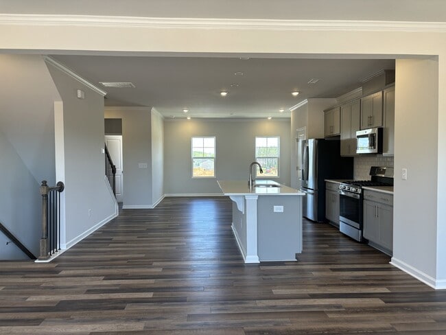 Building Photo - 318 Leland Crst Dr