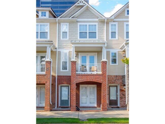 Primary Photo - 213 16th St NW