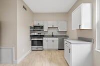 Building Photo - 313 Kambach St