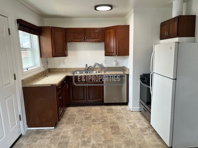 Building Photo - 1610 177th St