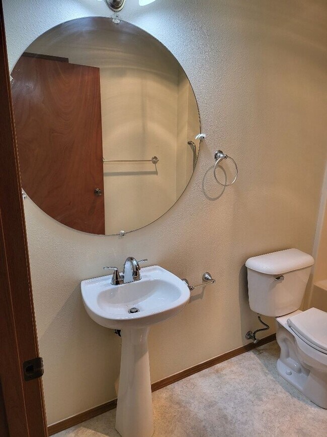 Building Photo - r159