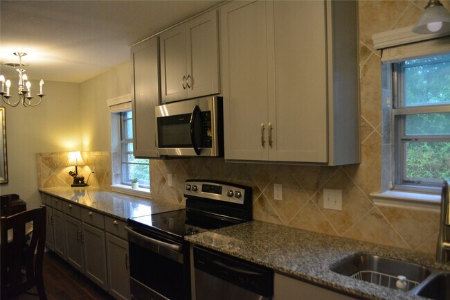 Building Photo - 5402 Queensloch Dr