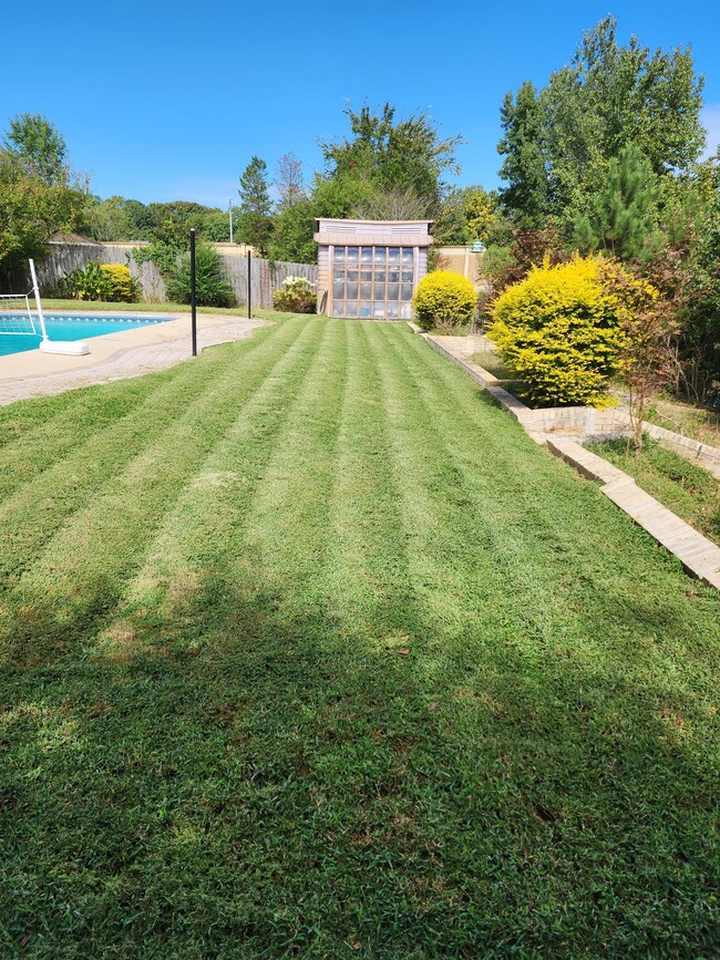 Building Photo - 2416 Hayloft Ln