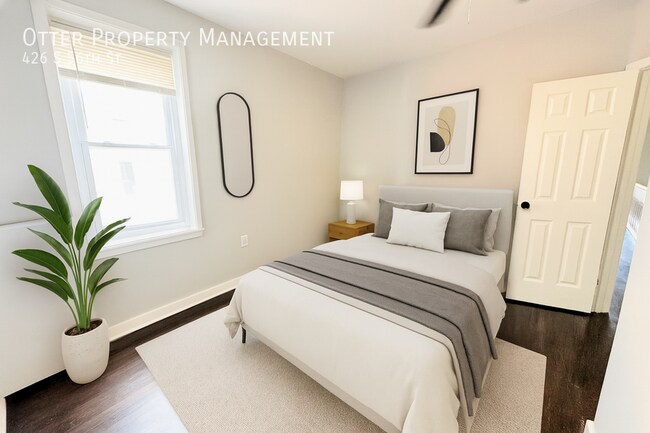 Building Photo - 426 S 56th St