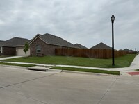 Building Photo - 500 Ml Trce Wy