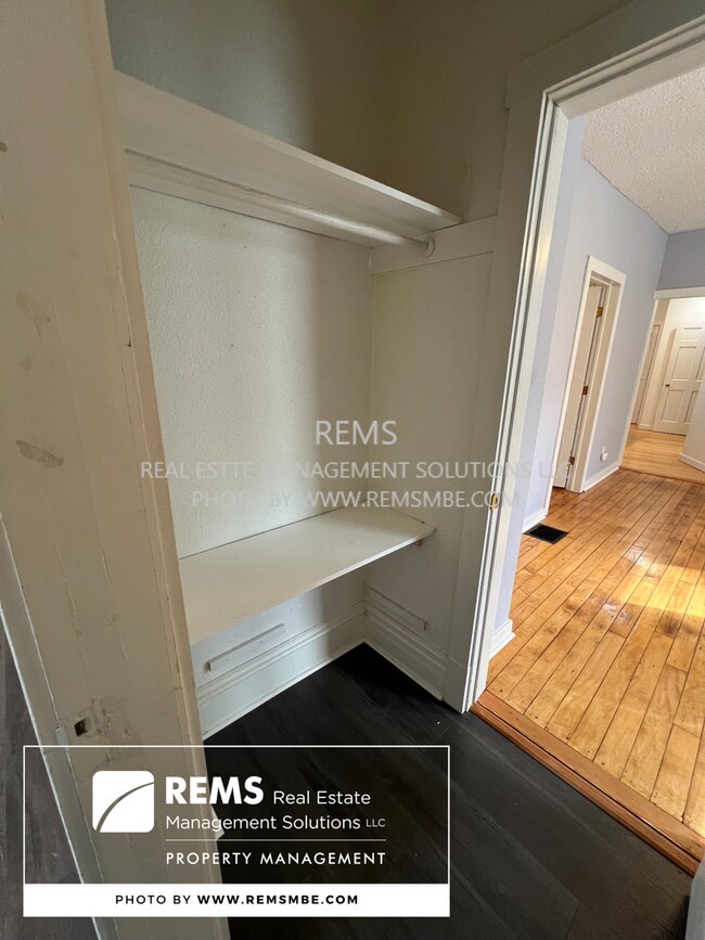 Building Photo - 813 Williamson St