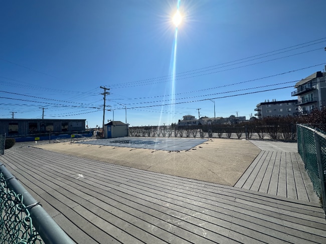 Building Photo - 933 Ocean Blvd