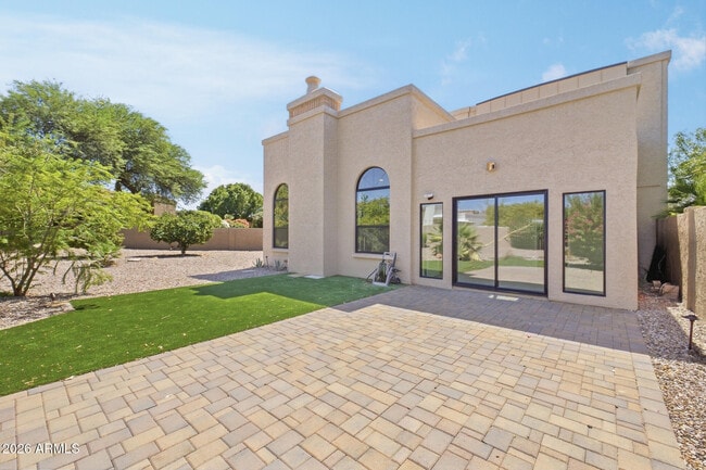 Building Photo - 10484 E Fanfol Ln