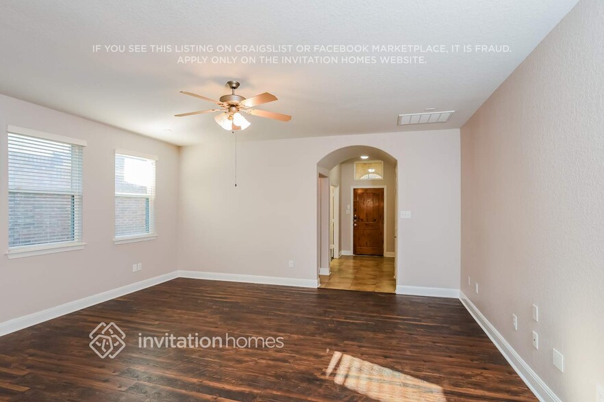 Building Photo - 12515 Quarter J