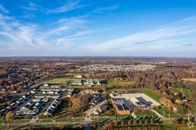 Context - Willow Creek Luxury Apartments