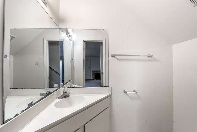 Building Photo - 6633 W Airport Blvd