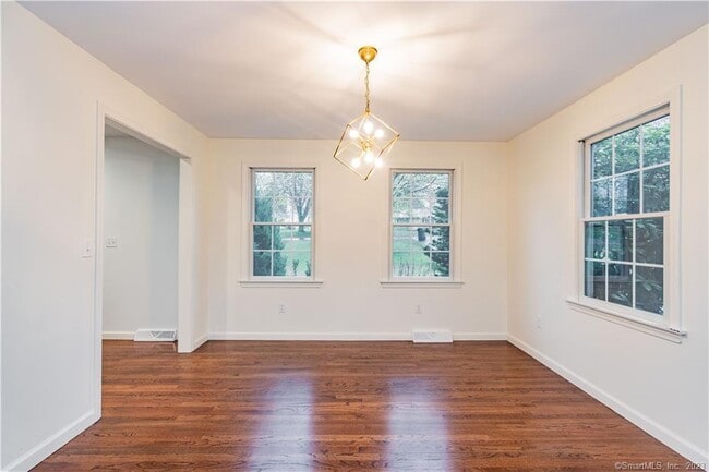 Building Photo - 1241 Halladay Ave W