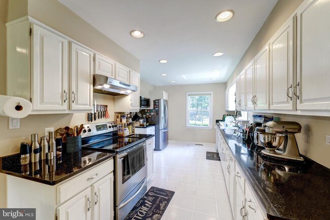 Building Photo - 10108 Donegal Ct