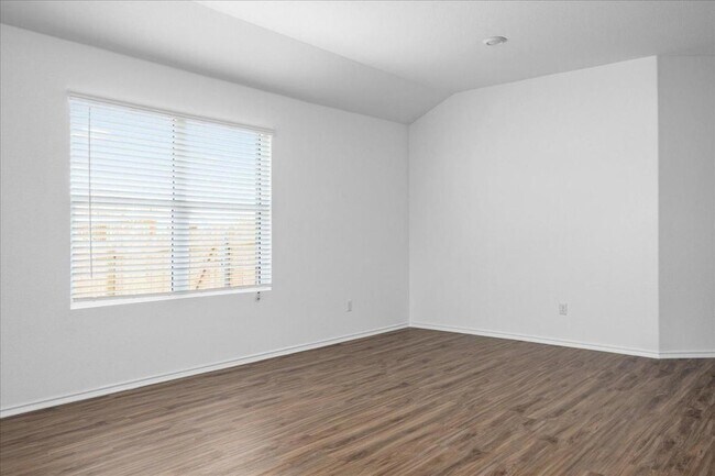 Building Photo - 404 Escondido Cir