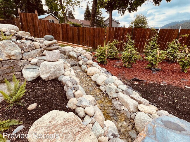 Building Photo - 2 br, 1 bath House - 23871 N. Westview Rd