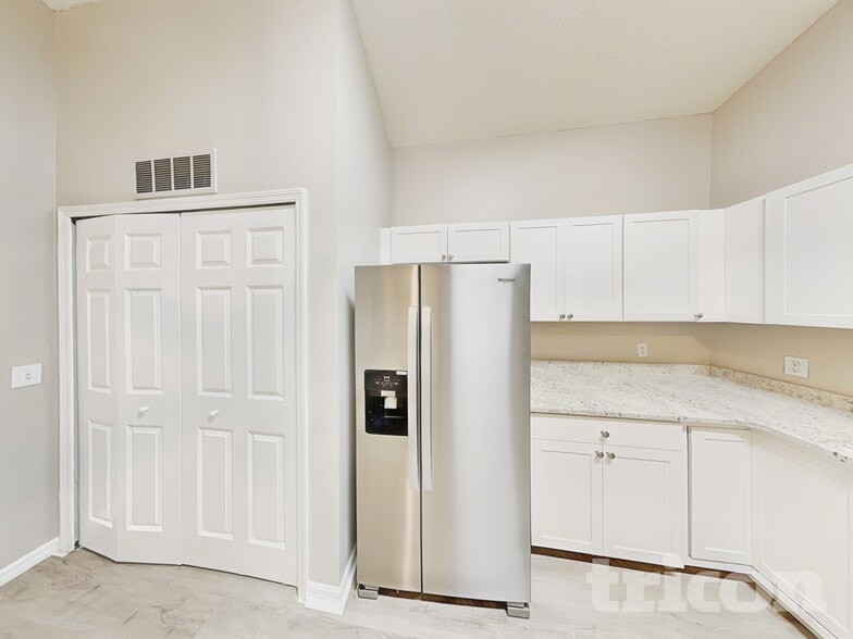 Building Photo - 2465 Hybrid Dr