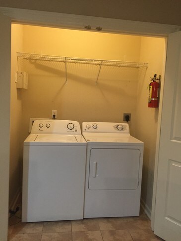 Building Photo - 2405 Brightside Dr