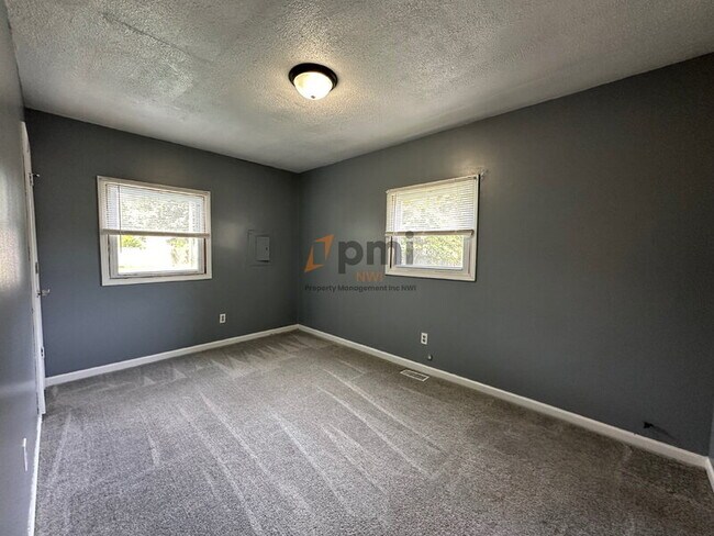 Building Photo - 3464 Iowa St