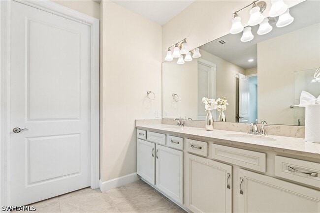 Building Photo - 2244 Yellowfin Cir