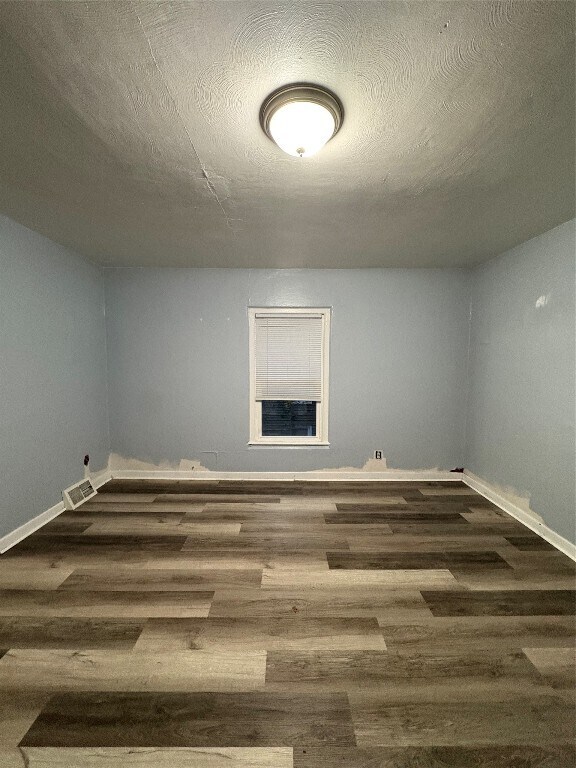 Building Photo - 114 Conklin Ave