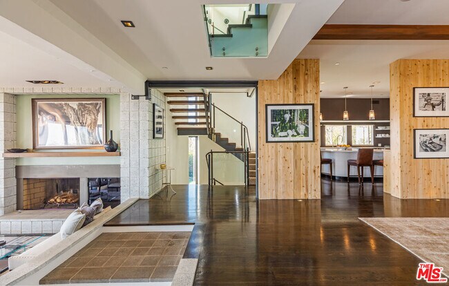 Building Photo - 3900 Villa Costera