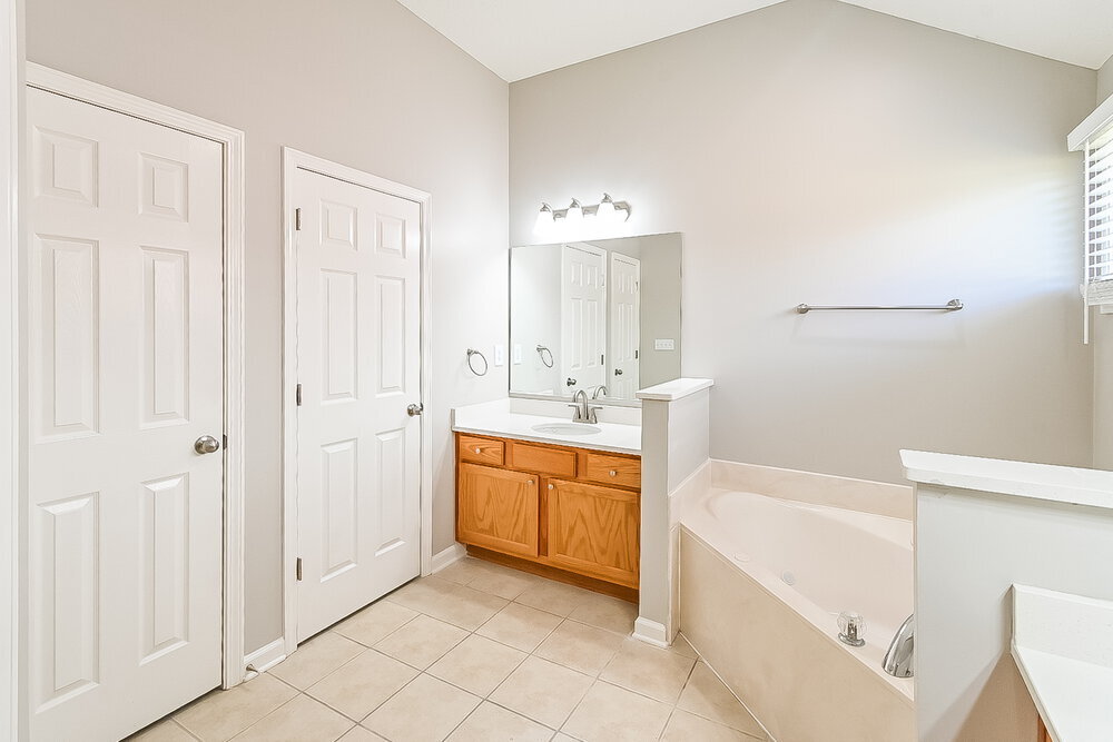 Building Photo - 6480 Cheyenne Dr