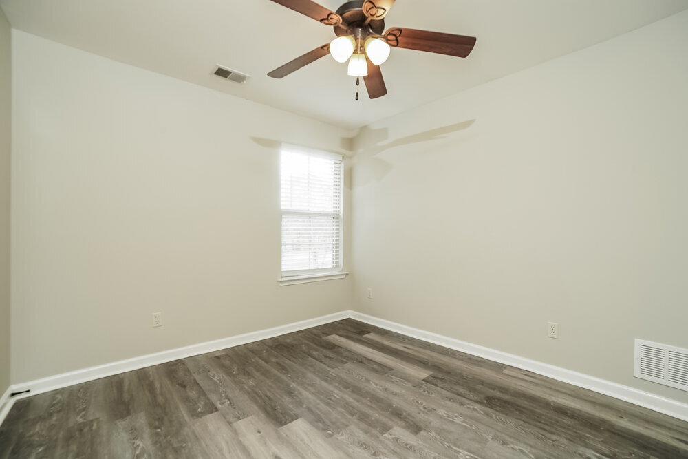 Building Photo - 797 Fairway Pointe Cove W