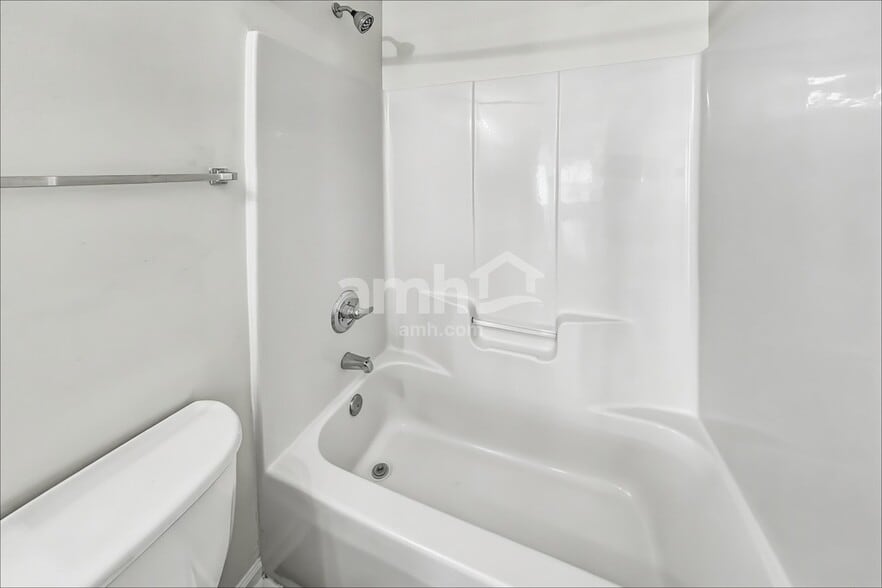 Building Photo - 12627 Waterfall Pl