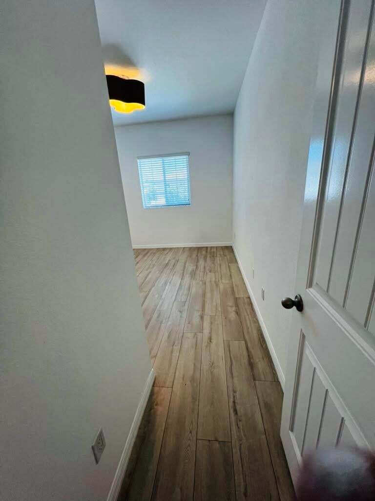 Building Photo - 1129 Vermilion Dr