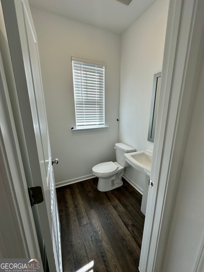 Building Photo - 5772 Plaza Dr SE