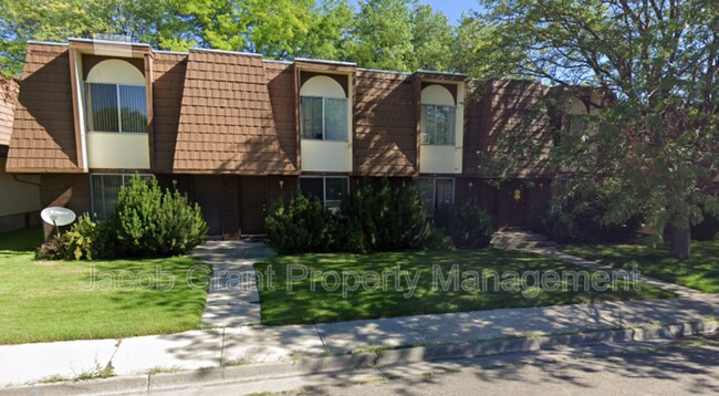 Primary Photo - 736 Whittier St