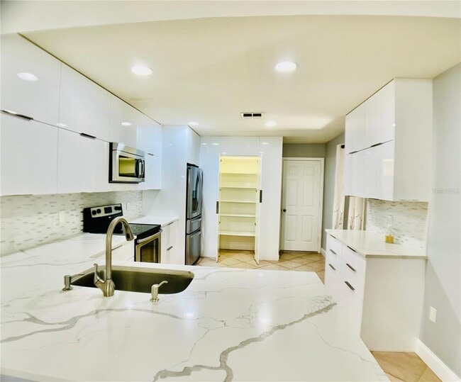 Building Photo - 1053 Chalcedony St