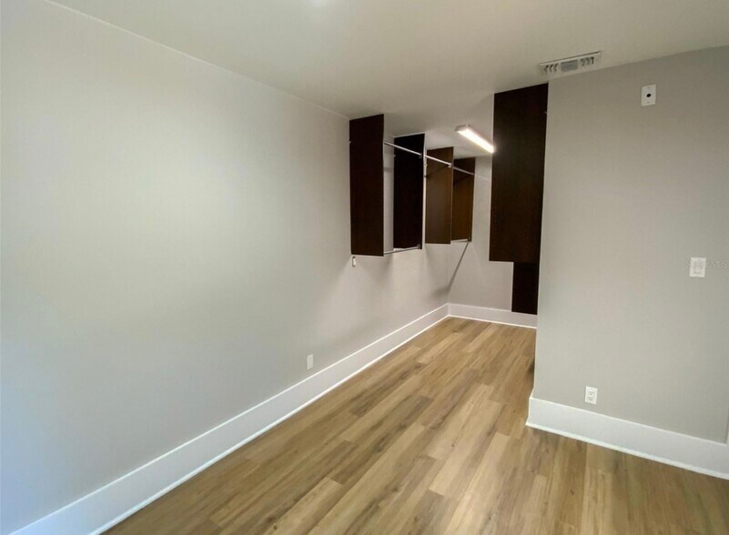 Building Photo - 1400 Gandy Blvd N