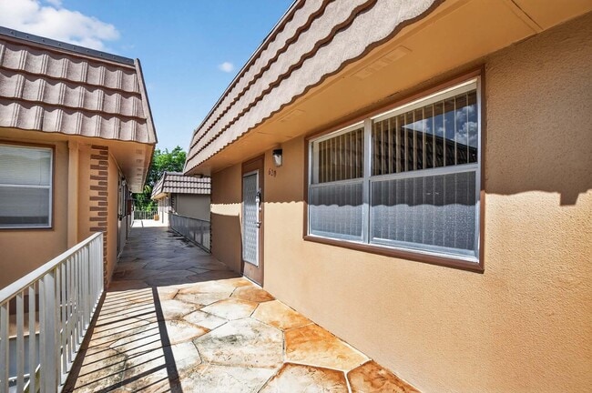 Building Photo - 620 Brittany N