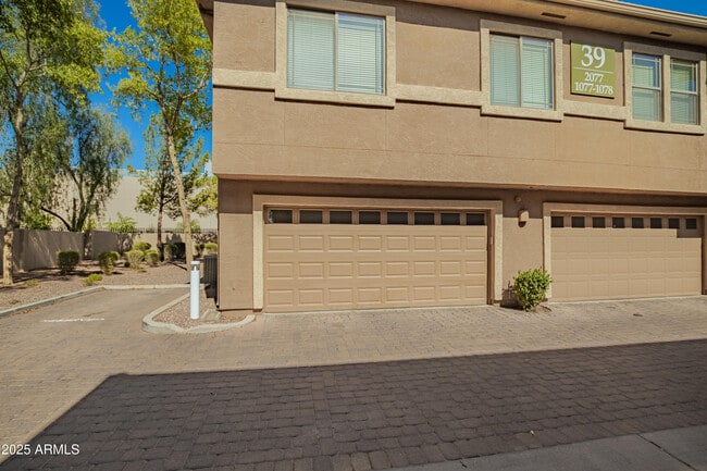 Building Photo - 1225 N 36th St