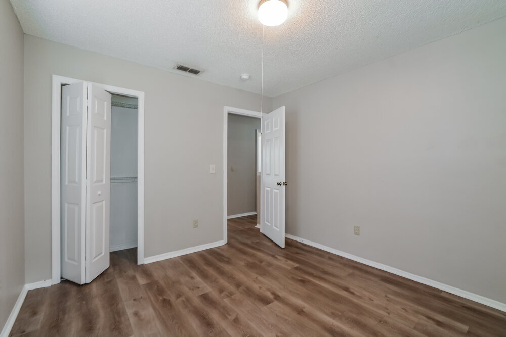 Building Photo - 1018 Corkwood Dr