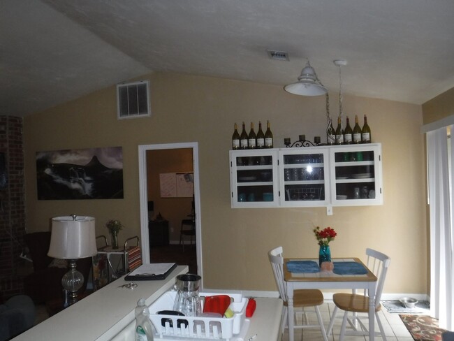 Building Photo - 2 BR / 2 BA Single Family Home in Renegade...