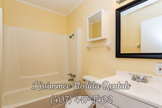 Building Photo - A beautiful and spacious 3 bedroom and 1 full  bathroom house in the heart of Kissimmee