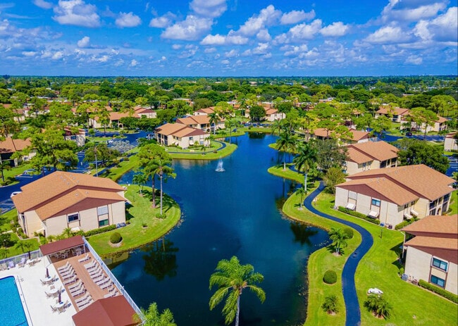 Building Photo - 221 Pine HOV Cir