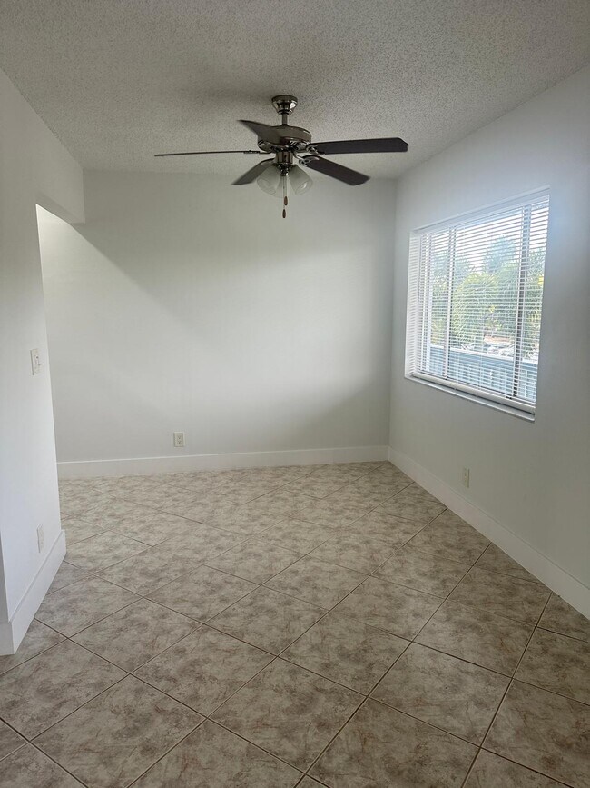 Building Photo - 2100 Springdale Blvd