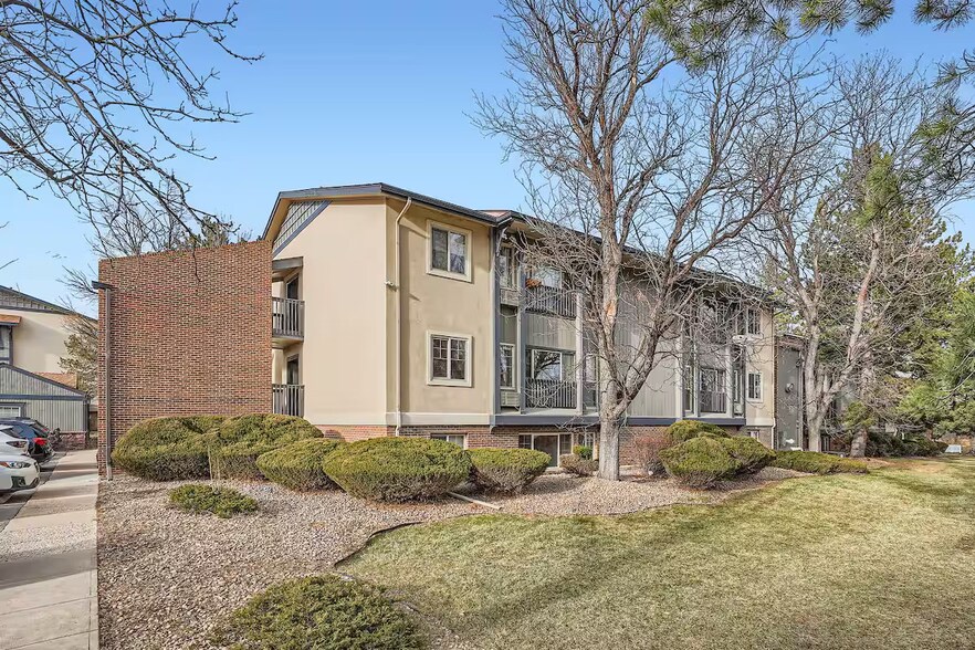 Building Photo - 860 W Moorhead Cir