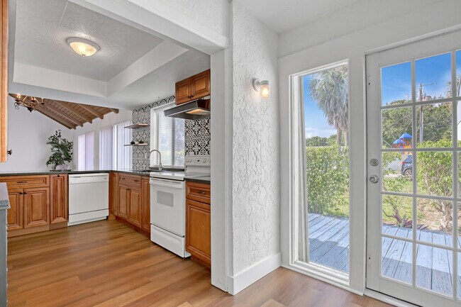 Building Photo - 241 NW 15th St