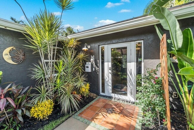 Building Photo - 1911 Parker Ave