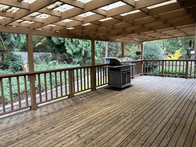 Covered Deck - 10409 NE 130th St